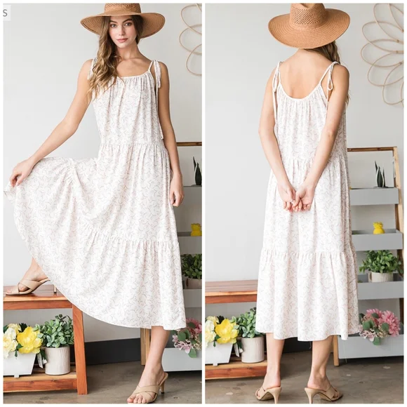 PLUS SIZE Boho Chic Ivory Floral Relaxex Fit Tiered Maxi Dress - Picture 4 of 6